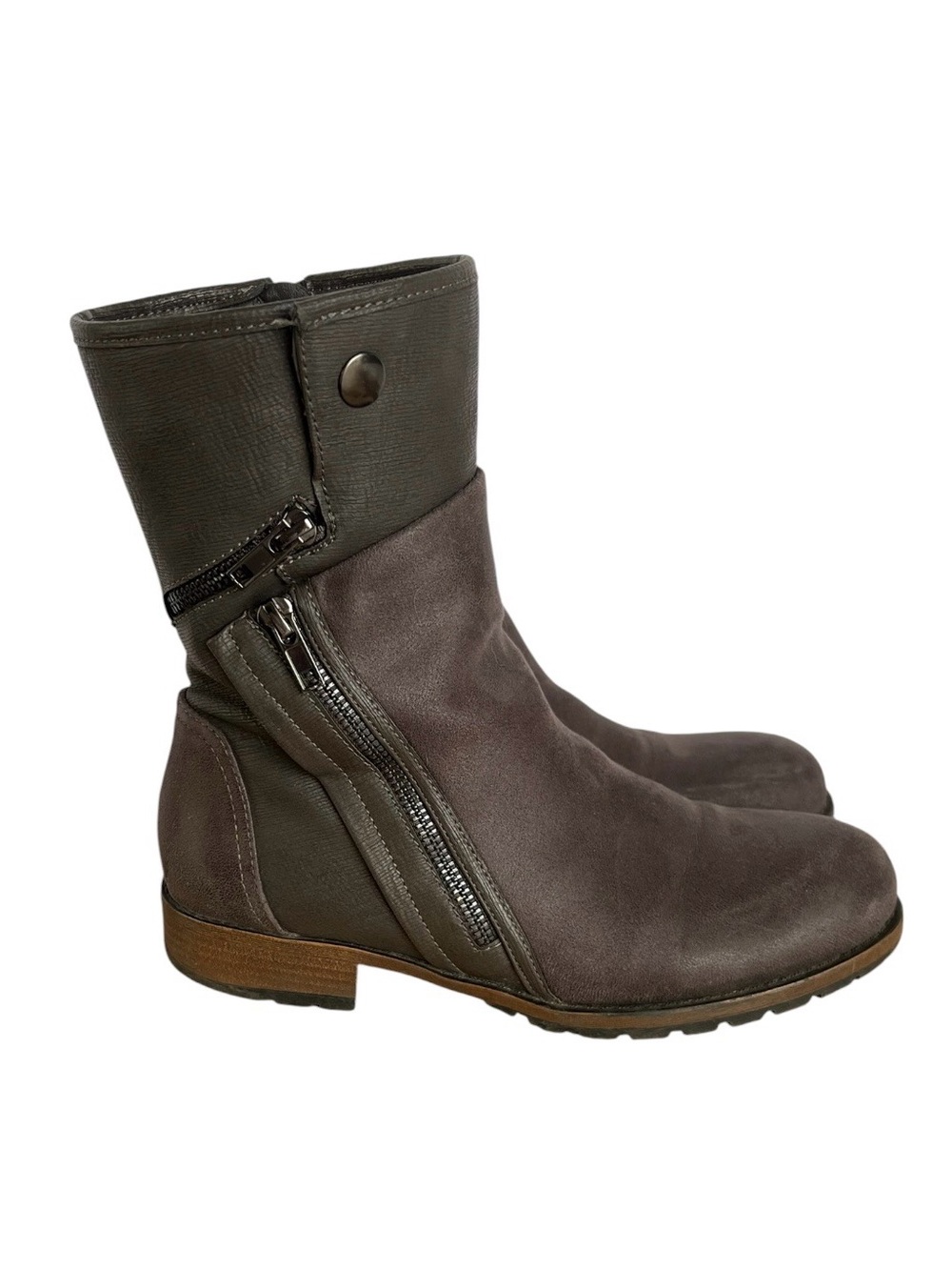 Maurices Roxie 23690 Grey Faux Leather Moto Boots Size 8 M